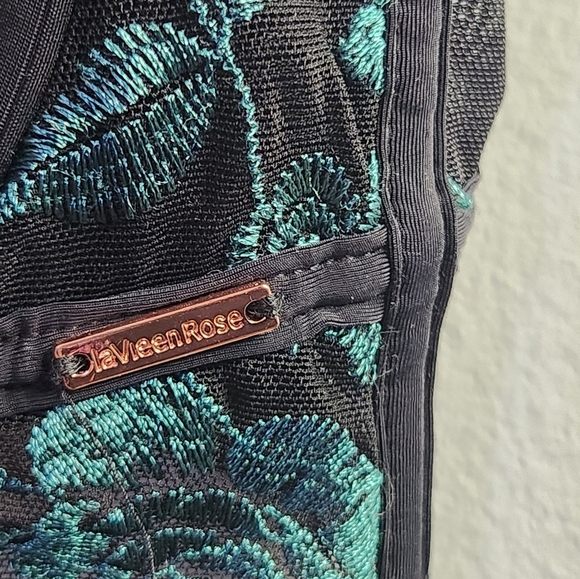 La Vie En Rose 36B/80B Sexy Lace Bra, Green/Black, Floral - Picture 2 of 4